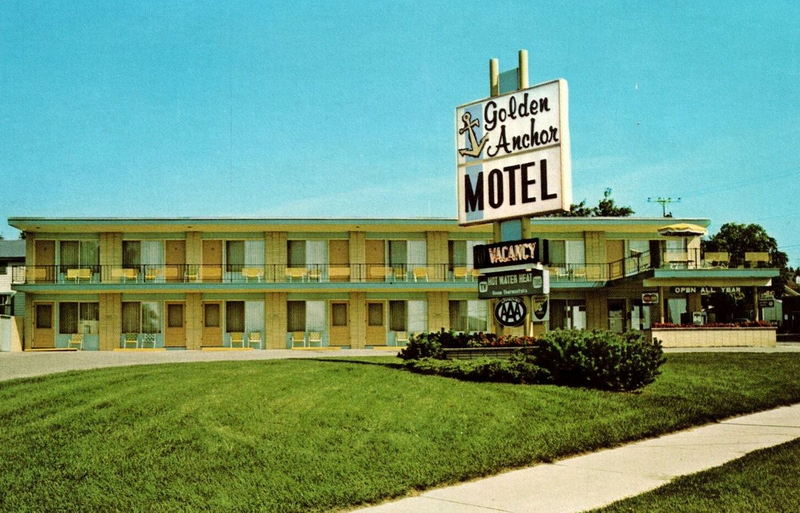 Golden Anchor Motel (Budget Host Inn) - Old Postcard